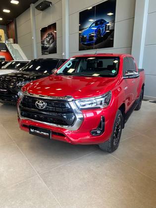 TOYOTA HILUX 2.8 D-4D TURBO DIESEL CD SRX 4X4 AUTOMÁTICO TOYOTA HILUX 2.8 D-4D TURBO DIESEL CD SRX 4X4 AUTOMÁTICO